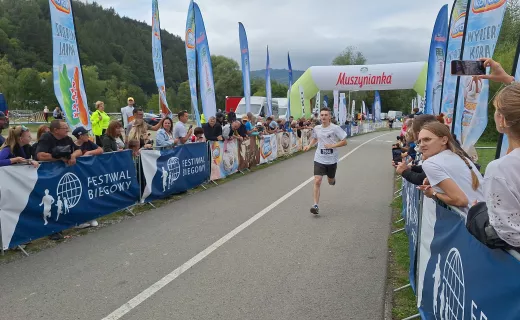 Bieg na 1 km cieszył się wielkim zainteresowaniem na Festiwalu Biegowym w Piwnicznej - 30